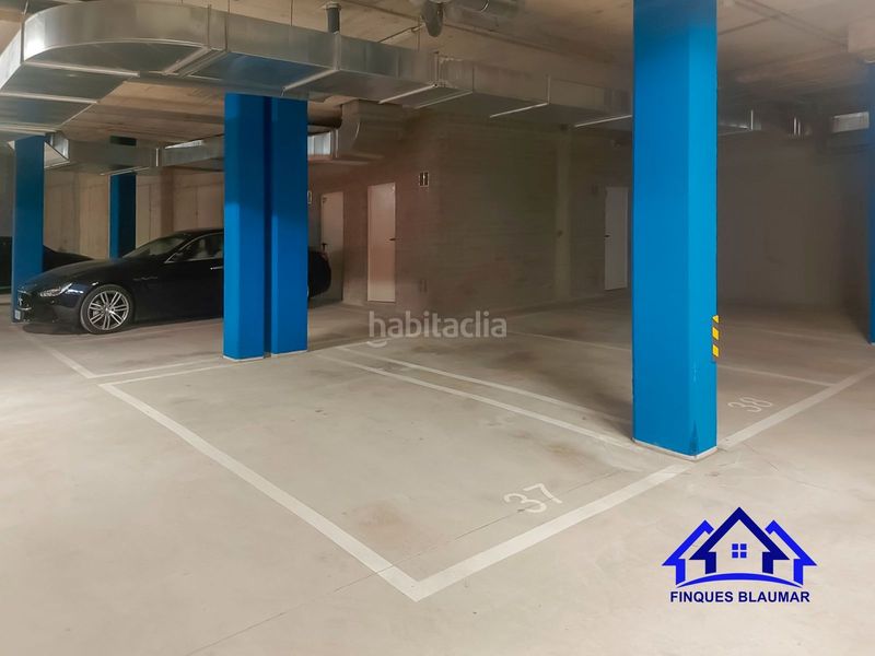 Foto f8a6a315-0cc8-46d8-b7f2-af1a48169f6f. Aparcament cotxe a Urbanitzacions Arenys de Mar