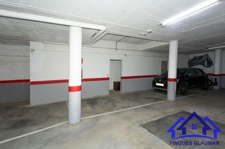 Car parking in Centre. Plaza de parquing y trastero  centro arenys
