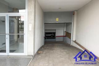 Aparcament cotxe a Centre. Plaza de parquing y trastero  centro arenys