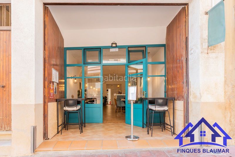 Foto 0695a927-cd9b-4f21-9e0c-b26fff08a595. Alquiler local comercial traspaso restaurante equipado y con vivienda en Arenys de Mar