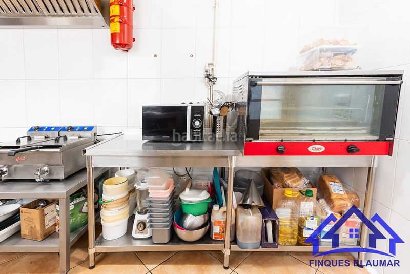 Foto 0dc1b925-f2d7-43b0-84a0-c589f67339df. Alquiler local comercial traspaso restaurante equipado y con vivienda en Arenys de Mar