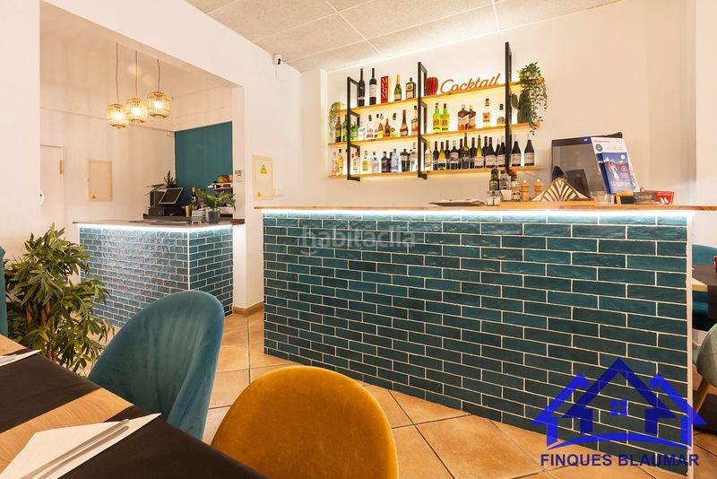 Foto 1807f1cc-51cf-4877-966a-74681f076439. Alquiler local comercial traspaso restaurante equipado y con vivienda en Arenys de Mar