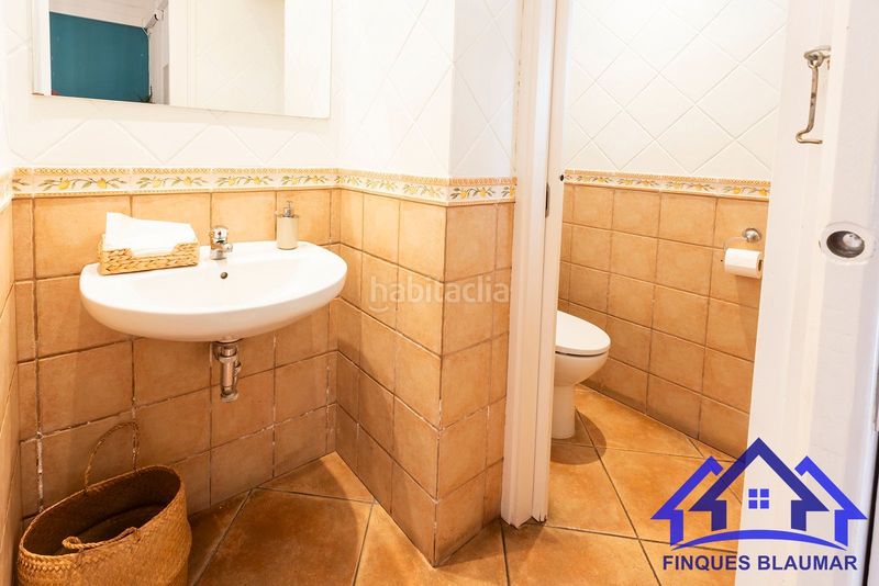 Foto 787a7ad7-5b91-412f-97a9-e4a1c37ebd89. Alquiler local comercial traspaso restaurante equipado y con vivienda en Arenys de Mar