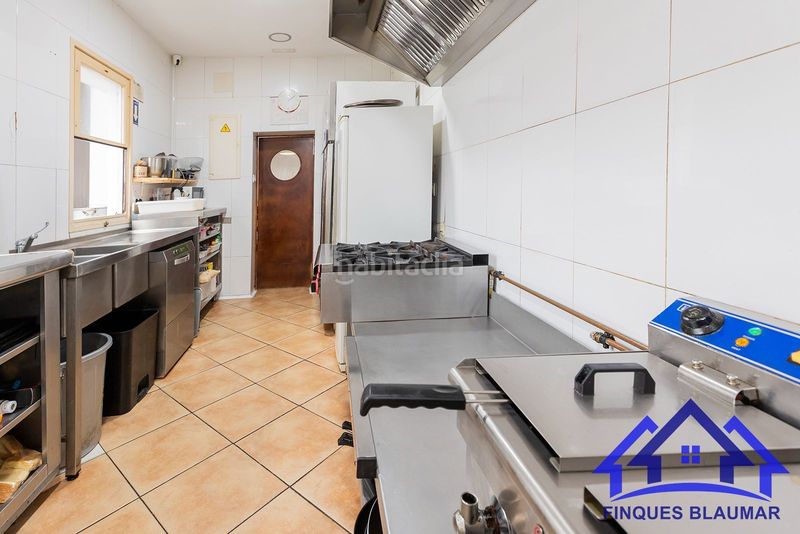 Foto be2482f2-e1a9-4b38-872b-58f27a522b2f. Alquiler local comercial traspaso restaurante equipado y con vivienda en Arenys de Mar