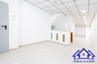 Lloguer Local Comercial a Centre. En alquiler local muy céntrico
