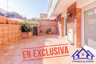 Pis a Canet de Mar. Exclusiva impresionante piso con terraza y apartamento independi