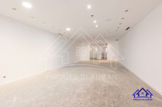 Business premise in Arenys de Munt. Local comercial en zona inmejorable y posibilidad cambio de uso