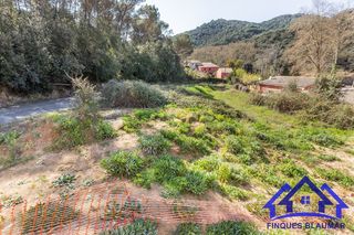 Residential Plot in Sant Iscle de Vallalta. Parcela céntrica y con proyecto para empezar a construir