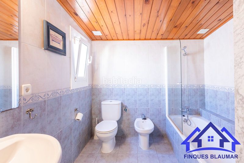 Foto 518c5974-d60b-4cb4-ad65-b5ddb3b56892. Casa amb calefacció piscina a Urbanitzacions Arenys de Mar
