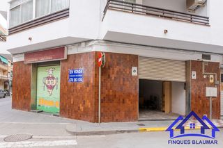 Geschäftsraum in Centre. Local comercial con acceso rodado en pineda de mar