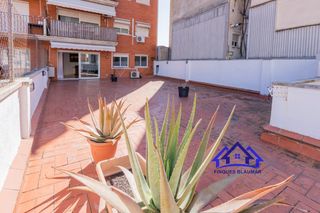 Piso en Zona alta. Pis con espectacular terraza en el centro