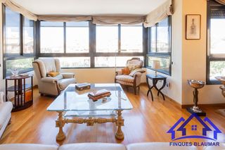 Penthouse in Centre. Espectacular ático dúplex con parking en el corazón de arenys