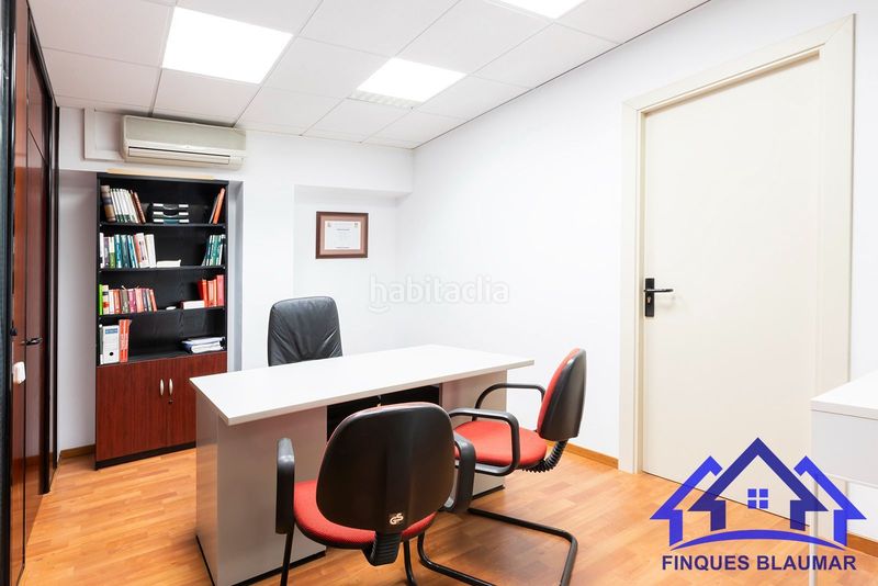 Foto 35df327e-8226-40ad-8b12-8b4112e0f08b. Alquiler local comercial local en alquiler ideal para oficina o consulta en Arenys de Mar