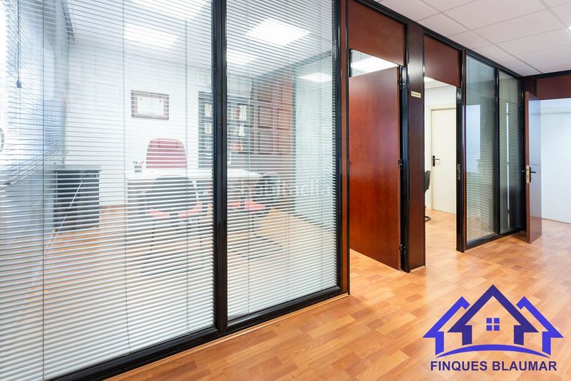 Foto 44574c55-8596-416b-a5e6-0870ad61aa6c. Alquiler local comercial local en alquiler ideal para oficina o consulta en Arenys de Mar
