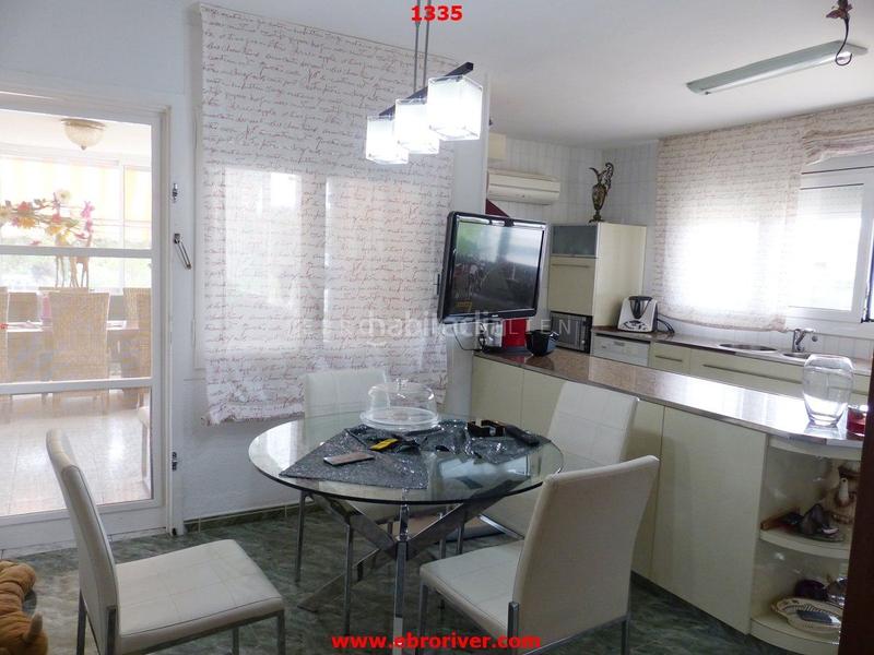 Foto 5470c1d0-2f0a-4705-accd-c33f235ecbe0. Chalet en Casc Antic Amposta