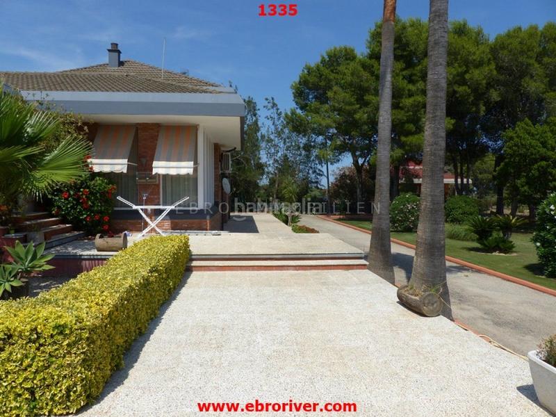 Foto d205e9ab-66ab-425f-8ed4-ed67486804d6. Chalet en Casc Antic Amposta