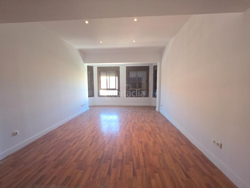 Foto caa3a93f-7a97-4fad-bd06-88b65392783a. Pis a Centre Tortosa