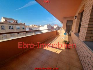 Location Appartement à Avinguda de catalunya 76. Piso con piscina y posibilidad de parking