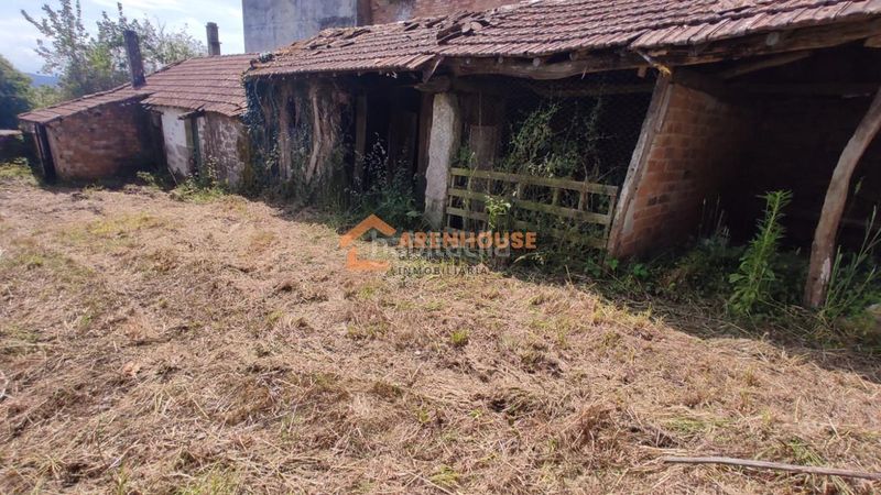 Foto e4c579ca-c158-4664-a48d-eb6db890eb87. Casa amb calefacció aparcament a Carballiño (O)