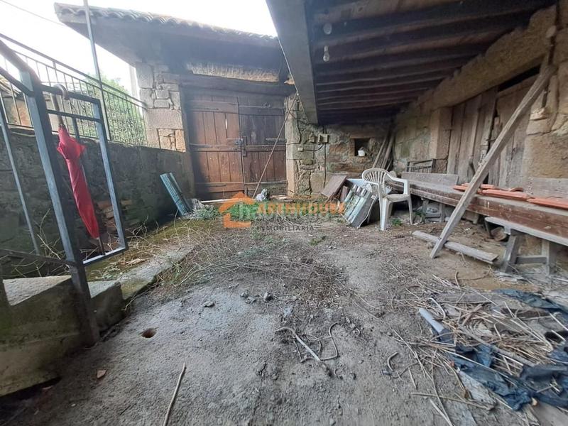 Foto b938dff0-6695-487d-a70a-807a0d6eab32. Casa amb calefacció aparcament a Peroxa (A)