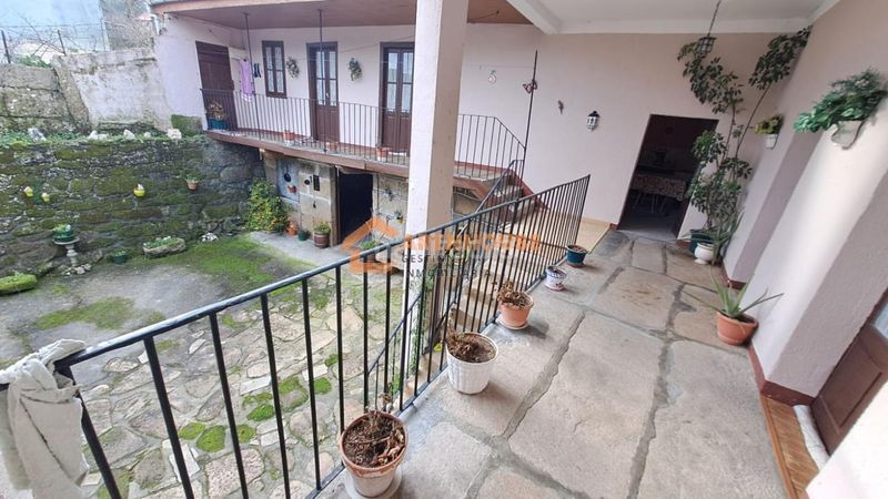 Foto 0d9c1dcd-96d2-43a9-bb15-74f5f1d0178e. Casa amb calefacció aparcament a Punxín