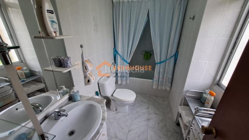 Foto 0def7999-7906-4b1c-b16c-1020b60ff706. Casa amb calefacció aparcament a Punxín