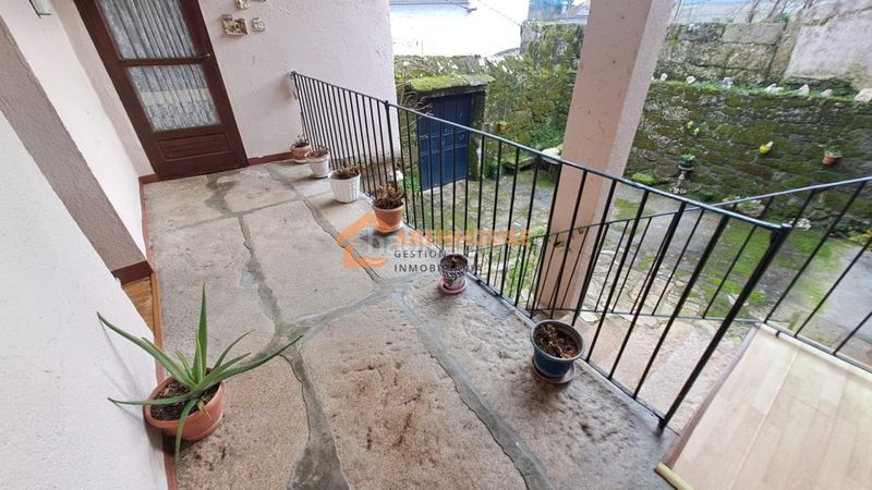 Foto e2240d7f-3399-4fcd-a246-5e200d7ff4fc. Casa amb calefacció aparcament a Punxín