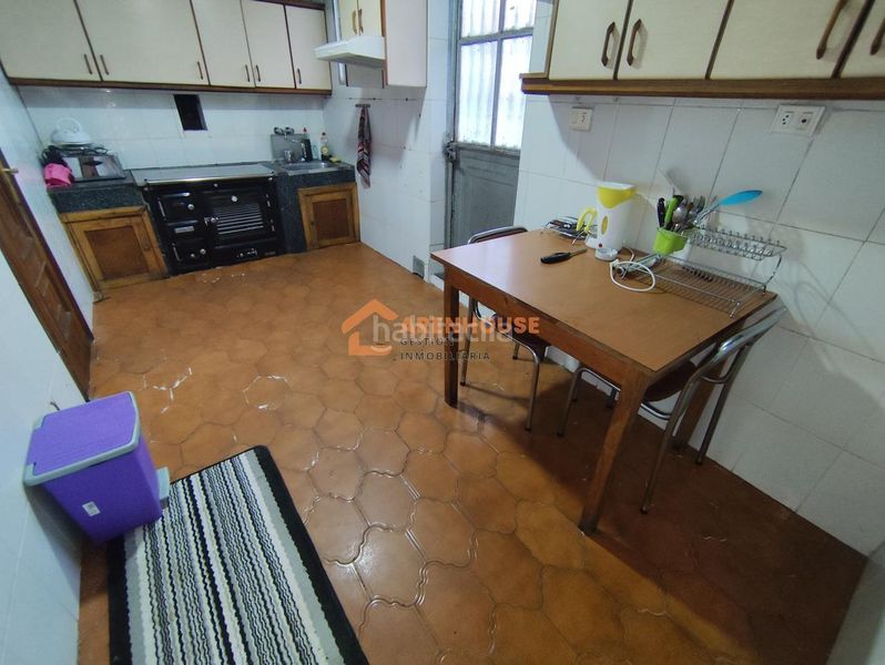 Foto d26065f2-c321-45d0-9415-a24162749c8d. Maison avec chauffage parking dans Boborás