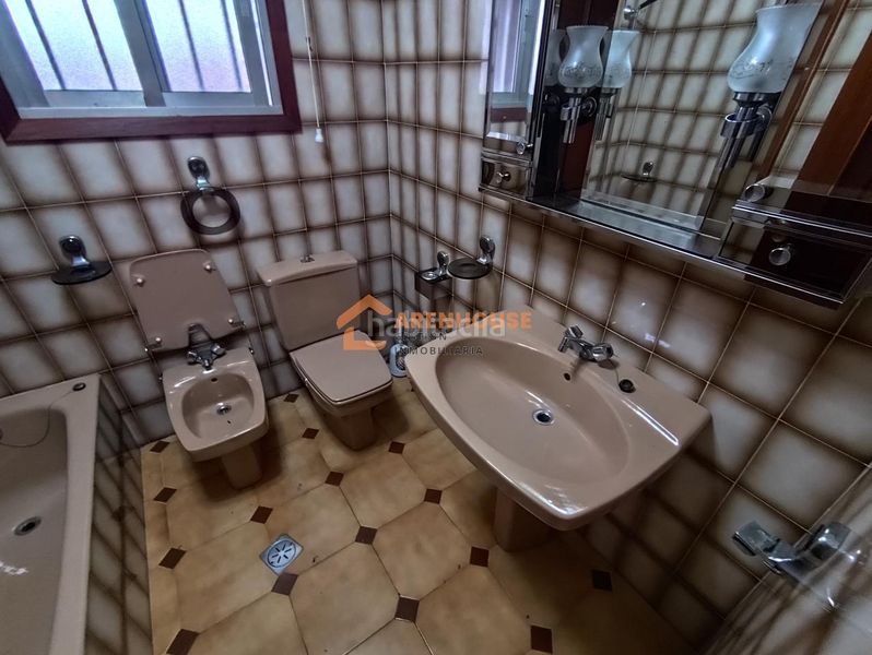 Foto db3fc7fa-a87a-4db8-9bf5-7160a35a3de1. Maison avec chauffage parking dans Boborás