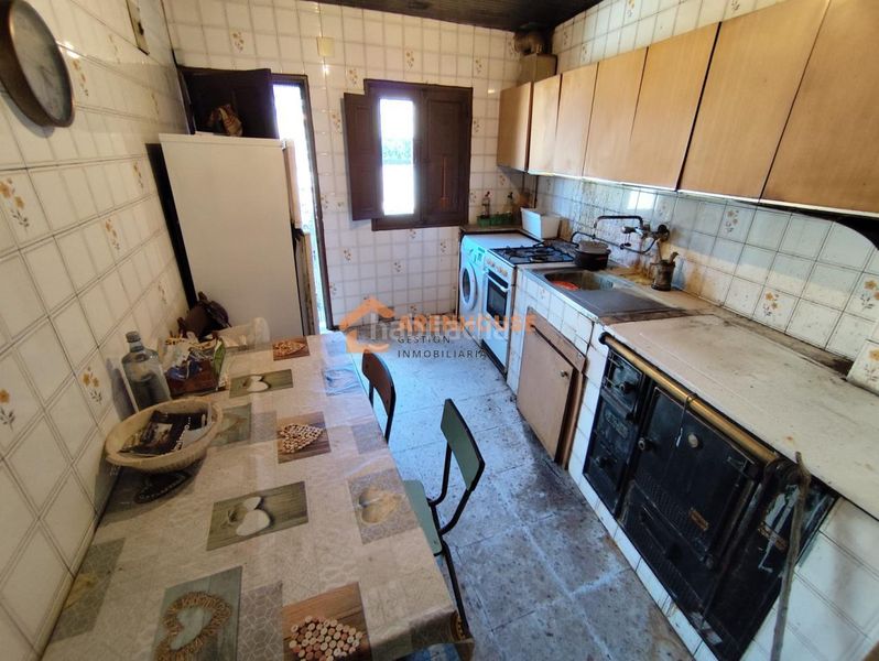 Foto 6dcfaa08-0532-4285-ac87-601869558913. Casa amb calefacció aparcament a Baños de Molgas