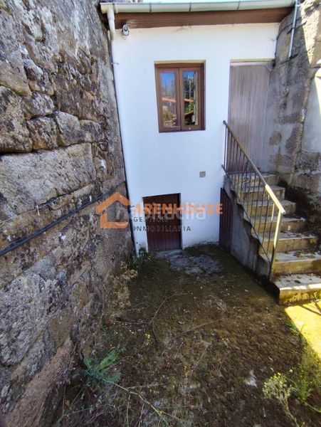 Foto c6d6cba6-e30a-4bca-9d95-46402f702f8d. Casa amb calefacció aparcament a Baños de Molgas