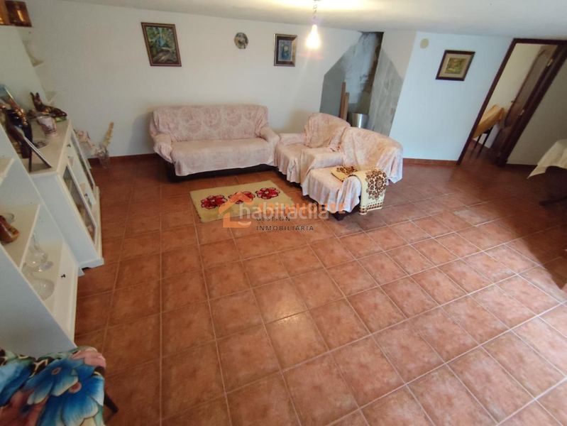 Foto aadbfa10-a6bb-4a87-8eb8-746a302d6de0. Casa amb calefacció aparcament a Cartelle