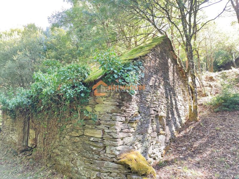 Foto 0bd2c814-4678-4dda-8f0f-a5ac6af0c4c4. Casa amb calefacció aparcament a Irixo (O)