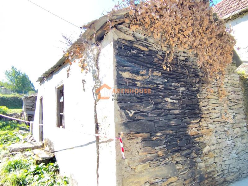 Foto 714dcda7-5f22-4c8c-bb1d-fce5b7eea096. Casa amb calefacció aparcament a Irixo (O)