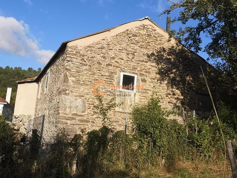 Foto 8a1de7d1-6f22-4389-8e52-5382cff1c1a6. Casa amb calefacció aparcament a Irixo (O)