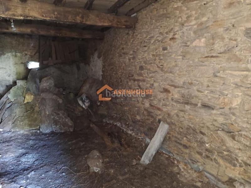 Foto c6d11ade-1f0f-473d-8934-481dc5d3e866. Casa amb calefacció aparcament a Irixo (O)