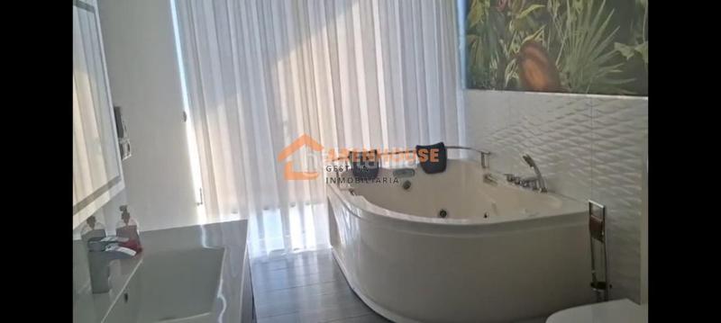 Foto 69abfabc-3bce-4185-b7ec-7b16882c24a1. Chalet en Cambados