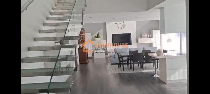 Foto 5b50b114-a849-4488-949d-f619af589a19. Chalet con riscaldamento parcheggio piscina in Cambados