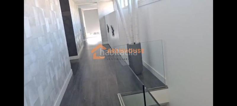 Foto ad2676af-e28f-4482-9e21-38f8dfcf79ca. Chalet con riscaldamento parcheggio piscina in Cambados