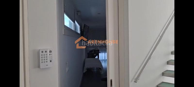 Foto cb8d9671-267b-491f-9e88-944d69d27820. Chalet con riscaldamento parcheggio piscina in Cambados