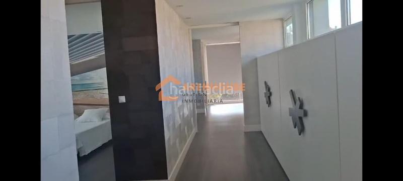 Foto fa80206b-1d8c-4a26-ba55-8dc73ee81bc3. Chalet con riscaldamento parcheggio piscina in Cambados