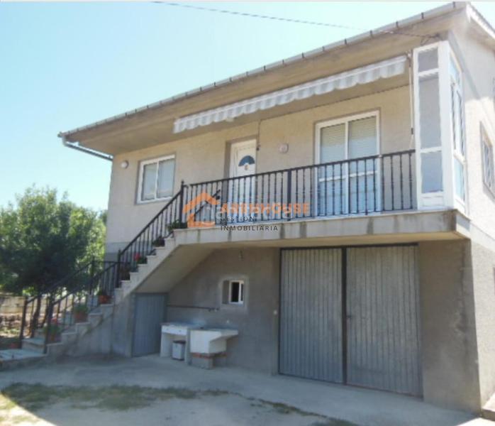 Foto c550c9b4-1220-429b-8257-20dab6555f95. Casa con riscaldamento parcheggio in San Cibrao das Viñas