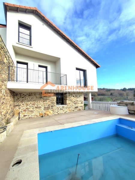 Foto 64b9d5e2-cb0e-48f1-8524-7405fb4e7872. Chalet avec chauffage dans Merca (A)