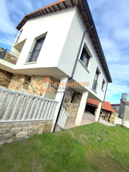 Foto b51e7ad0-cdf7-4dc9-8c92-729c306399ba. Chalet avec chauffage dans Merca (A)