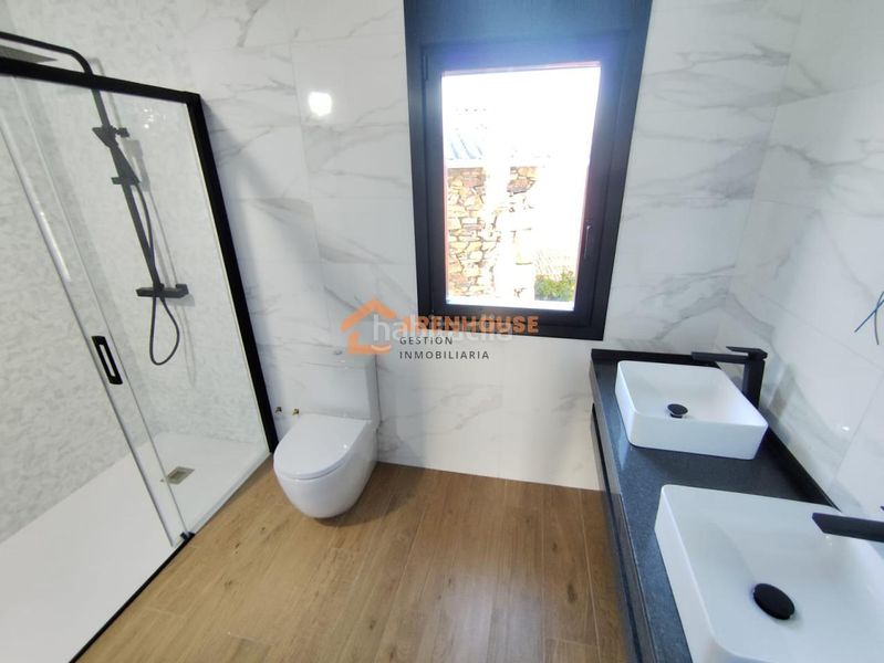 Foto d838d46a-f2f4-44ed-ac28-83f87843f6c3. Chalet avec chauffage dans Merca (A)
