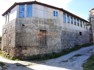 Casa a Amoeiro