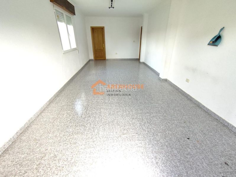 Foto 15d7ae01-191c-469d-a743-550a56a4882b. Maison avec chauffage parking dans Baltar