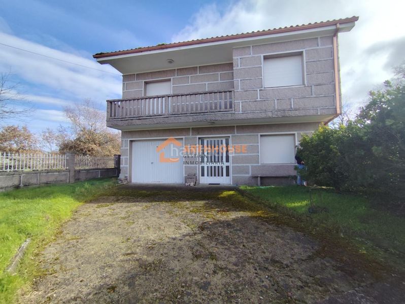 Foto 3d13faee-ef01-4950-9eeb-c0883c587820. Maison avec chauffage parking dans Baltar