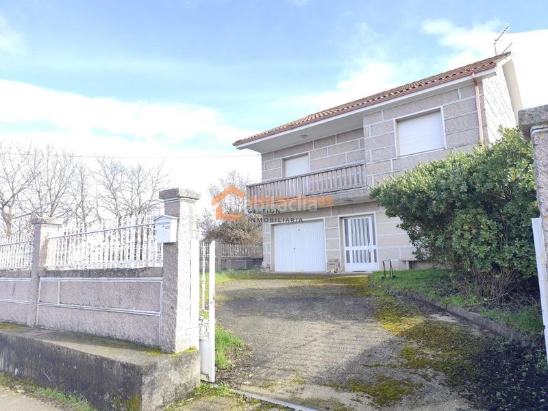 Foto 50eb648f-acec-4d0e-b654-7ccbe9e4bf78. Maison avec chauffage parking dans Baltar