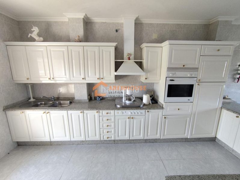 Foto 640c0cc6-8e93-4e6c-9bd3-61f885efb89b. Maison avec chauffage parking dans Baltar